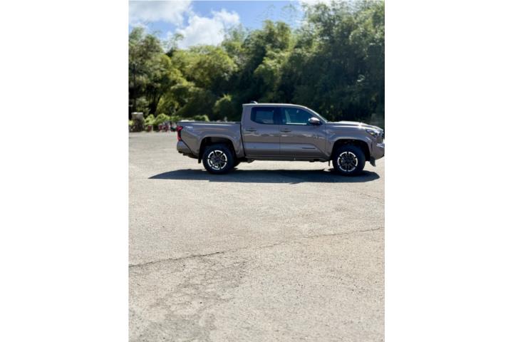 2024 Toyota Tacoma TRD Off-Road
