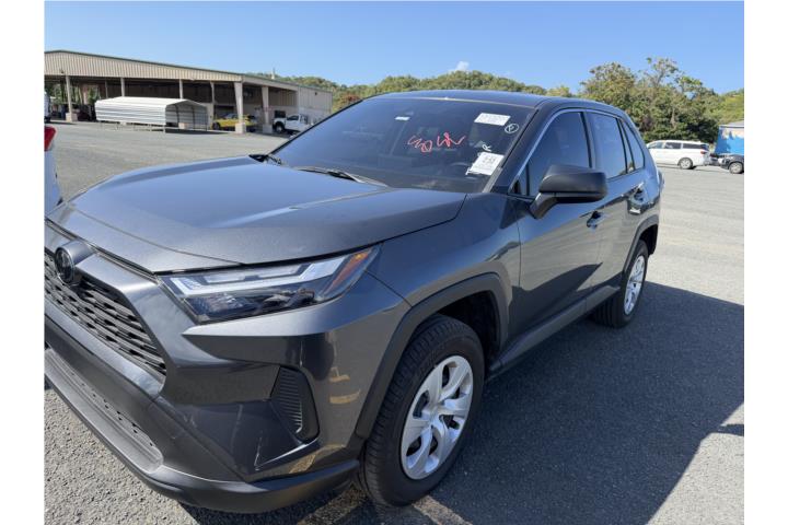 MIRATE ESTO RAV 4  AÑO 2025 CON 5,420 MILLAS