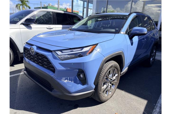 2025 RAV 4 XLE solo 1,300millas