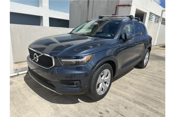 2021 Volvo XC40 T5 AWD Momentum