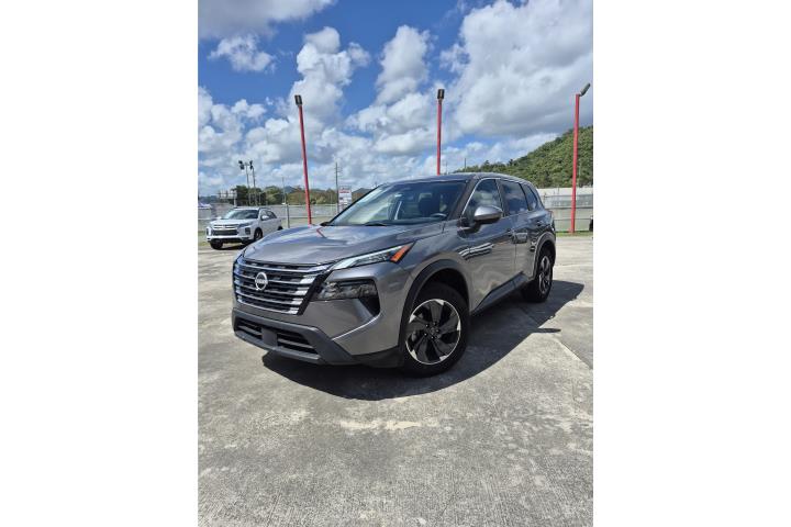 NISSAN ROGUE SV 2024 / CAGUAS