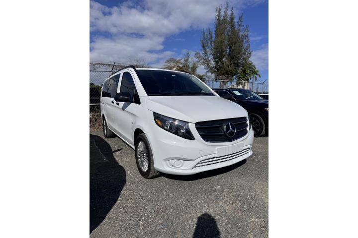 2023 Mercedes-Benz Metris Pasajeros