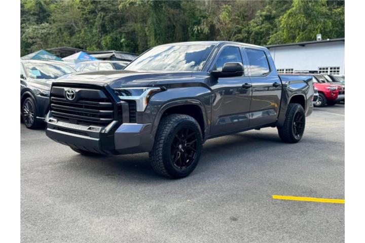 TOYOTA TUNDRA SR5 2024