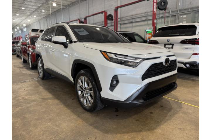 ¡2024 Toyota Rav4 XLE Premium | Clean Carfax!
