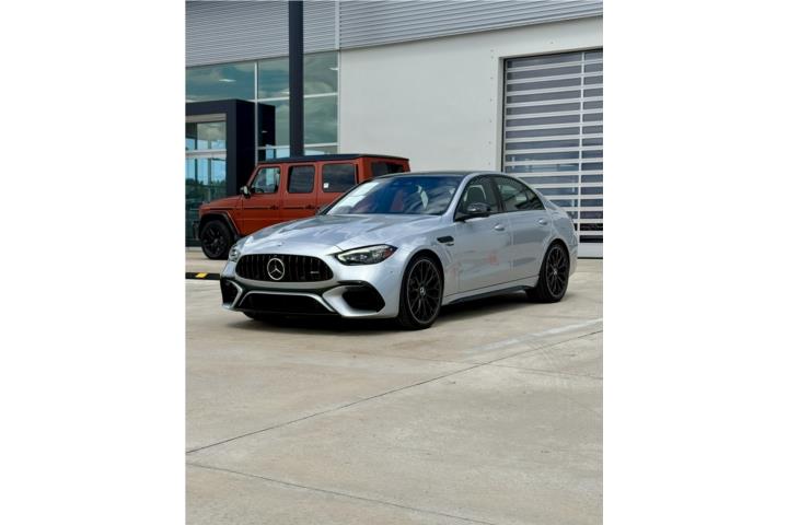 AMG C63s NIGHT PACKAGE SOLO 120 MILLAS CLEAN