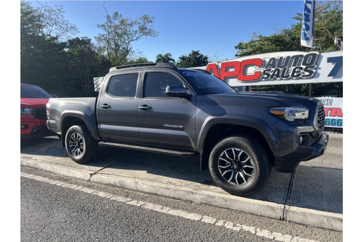 TOYOTA TACOMA TRD SPORT 2023 15 MIL MILLAS