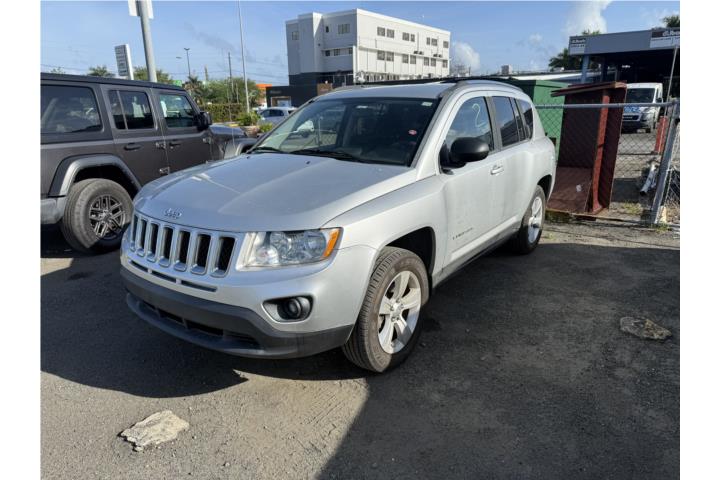 Jeep Compass Sport con solo 29,181 millas