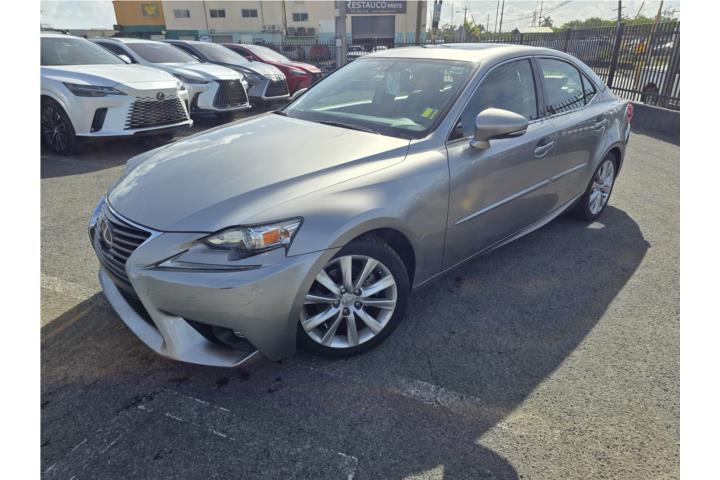 Lexus IS 250 2015 solo 34K millas