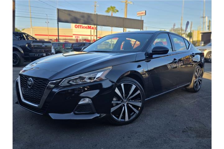 Altima SR ¡Ven a verlo hoy!