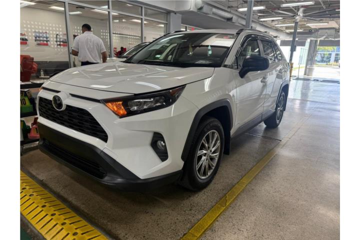 TOYOTA RAV4 2019 LE POCO MILLAGE