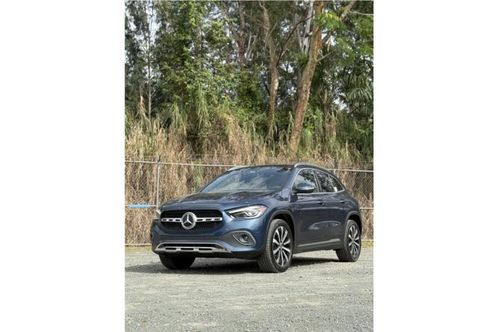 Mercedes GLA250 2021 — solo 22k millas