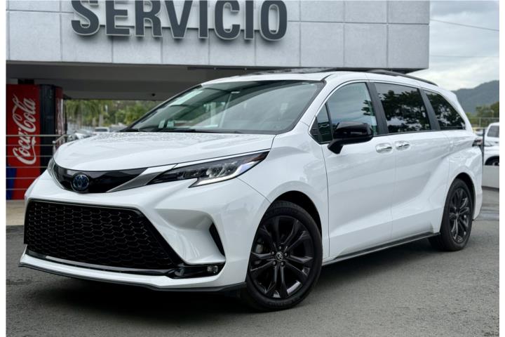 TOYOTA SIENNA XSE HYBRID 2024