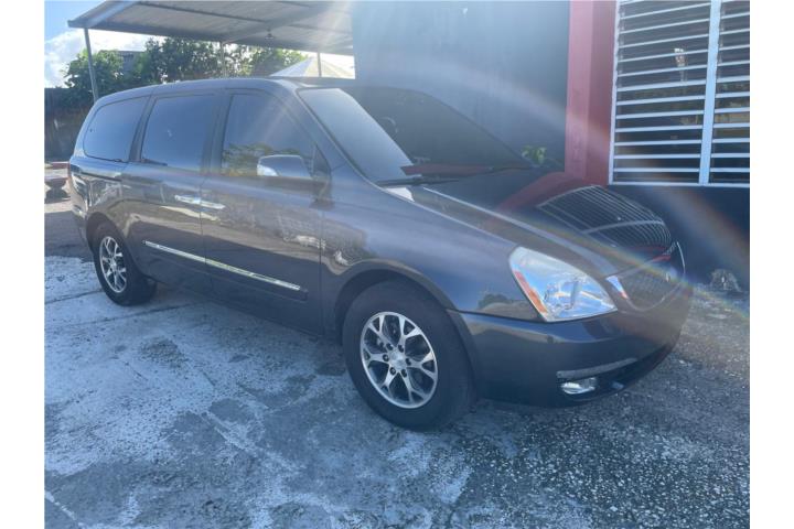 Kia Sedona modelo EX 3 filas piel