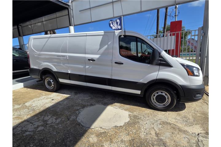 FORD TRANSIT 250 2023