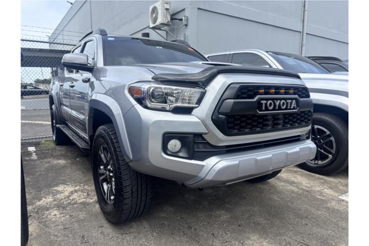 2017 TACOMA TRD SPORT-19,000 millas