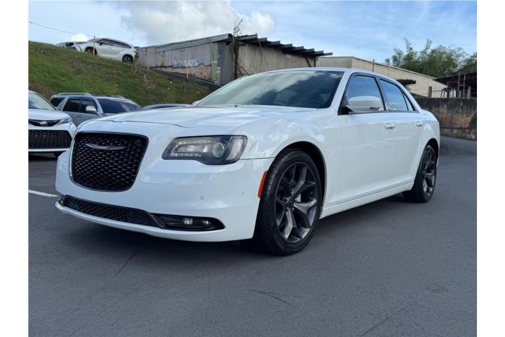Chrysler 300s 2022