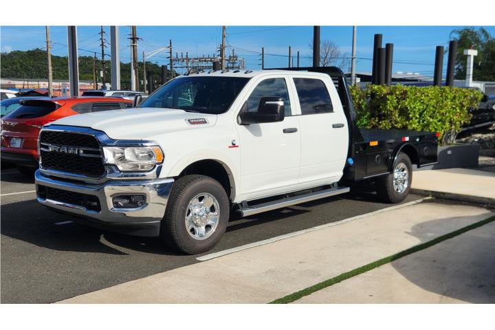 RAM 3500 CHASSIS TRADESMAN CREW CAB 60