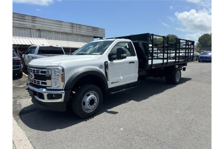 Ford F-550 2026 Diesel con Plataforma