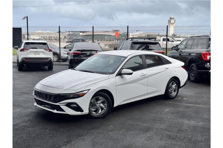 Hyundai Elantra del 2024
