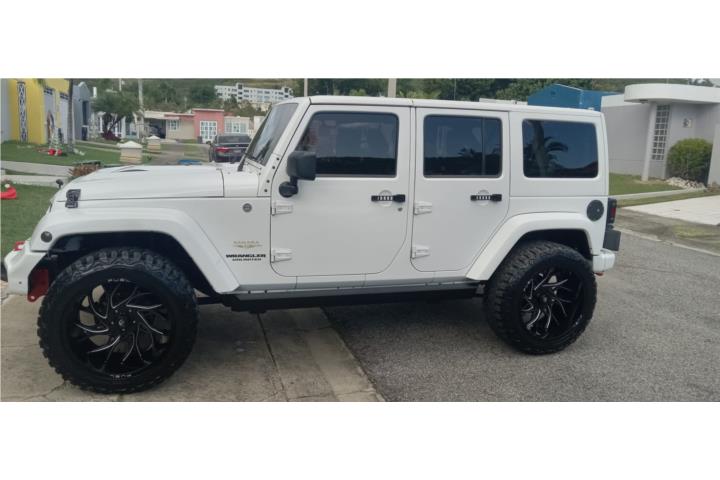 2013 Jeep Wrangler Sahara