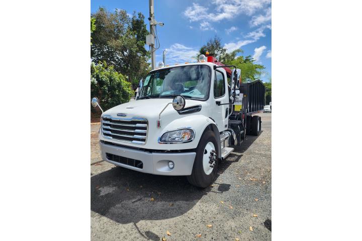 Freightliner M2 106 Plus Series Ganchero