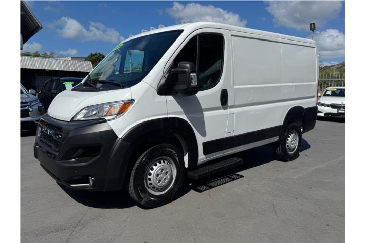 RAM ProMaster 1500 2024 ¡Poco Millaje!