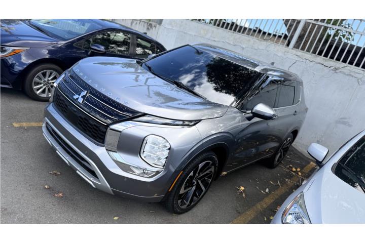 Mitsubishi Outlander panoramic