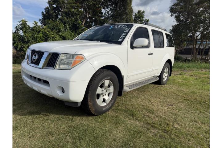 2006 NISSAN PATHFINDER SE