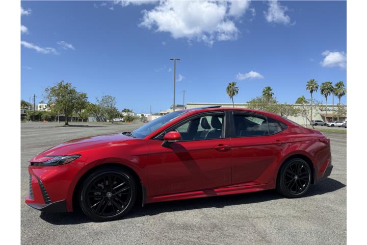 Toyota Camry SE HEV