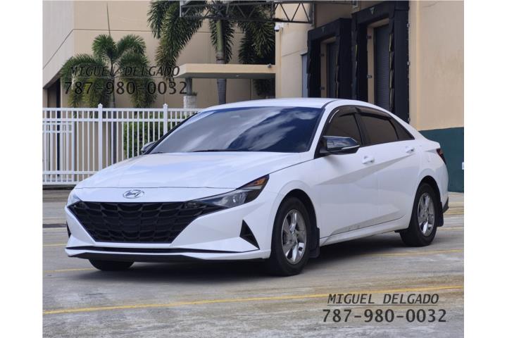 Elantra 2023 32k millas. Garantia de fabrica.