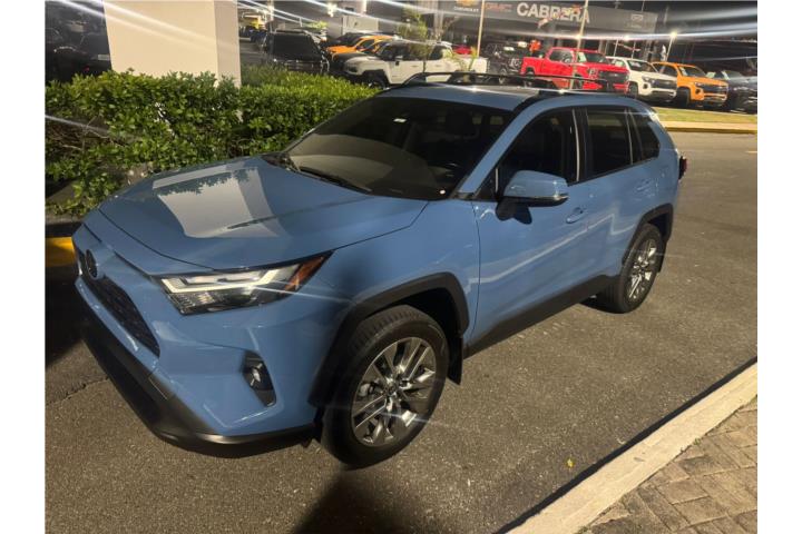 Toyota Rav 4 XLE Premium 2024