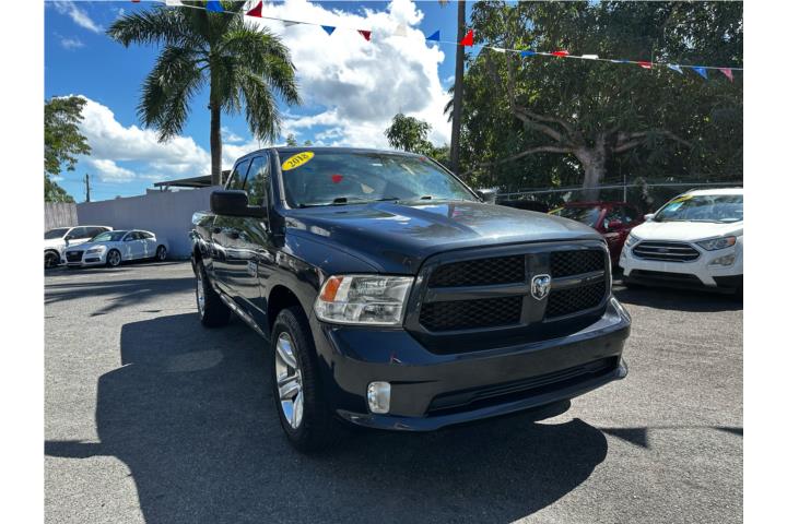 2018 RAM 1500 GRIS OBSCURO