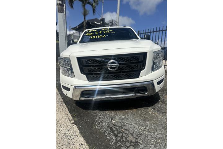 NISSAN TITAN 2021
