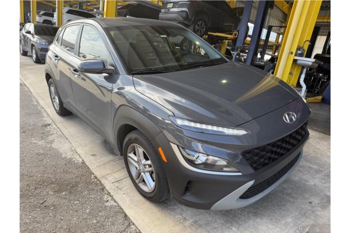HYUNDAI KONA SE 2023 CON 24K MILLAS