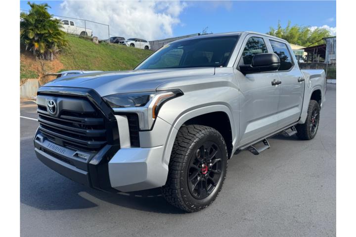 Toyota Tundra SR5 4x4 2023 ¡Como Nueva!