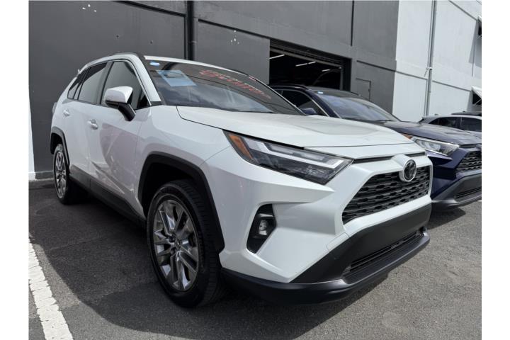 Toyota Rav4 XLE Premium 2024