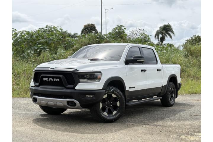 2020 RAM 1500 REBEL - Carfax Certificado