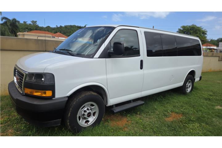 GMC SAVANA EXPRESS 15 PASAJEROS 20K MILLAS