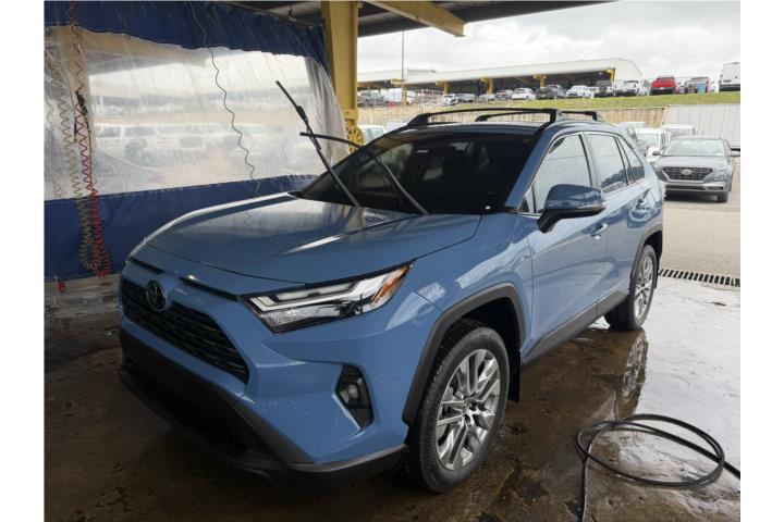 TOYOTA RAV4 XLE PREMIUM 2024 CON 9K MILLAS
