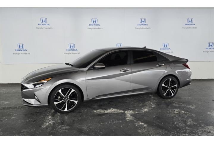 Hyundai Elantra SE