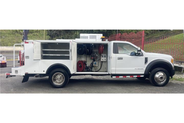 FORD F550 SERVICE BODY 4X4 2017