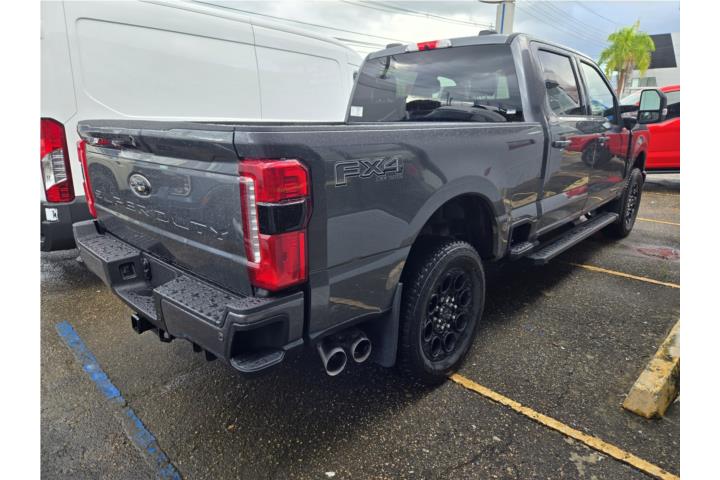 Ford F-250 2026 XLT FX-4 CarbonizeGray