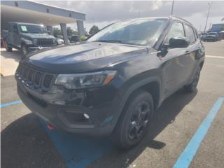Jeep Puerto Rico LIMITED TRAILHAWK NEGRA 4X4 DESDE 359!