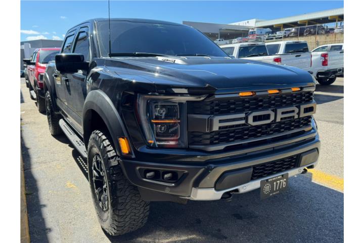 Camioneta Ford Raptor - Exterior Negro, Interior de Cuero Negro