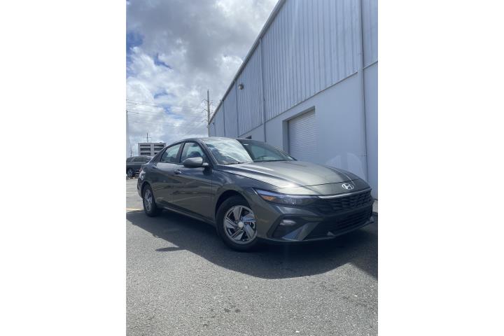 Hyundai Elantra SE 2025