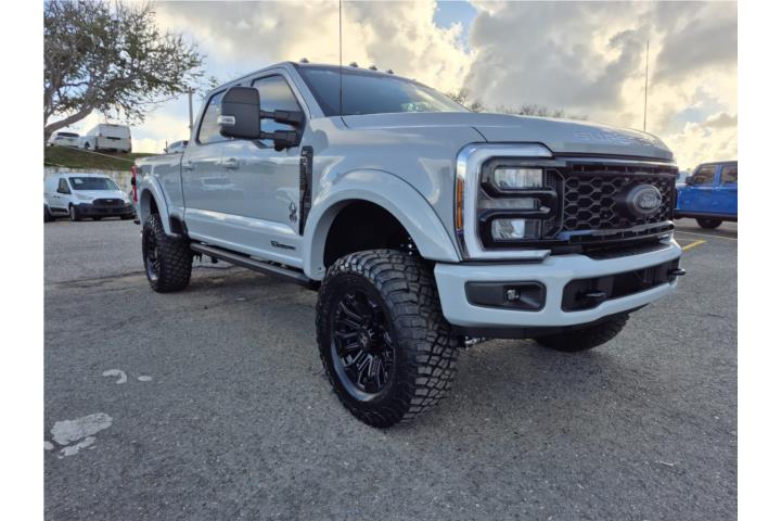 2026 Ford F250 SD XLT Black Widow