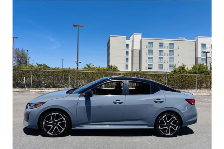 NISSAN SENTRA SR- sunroof