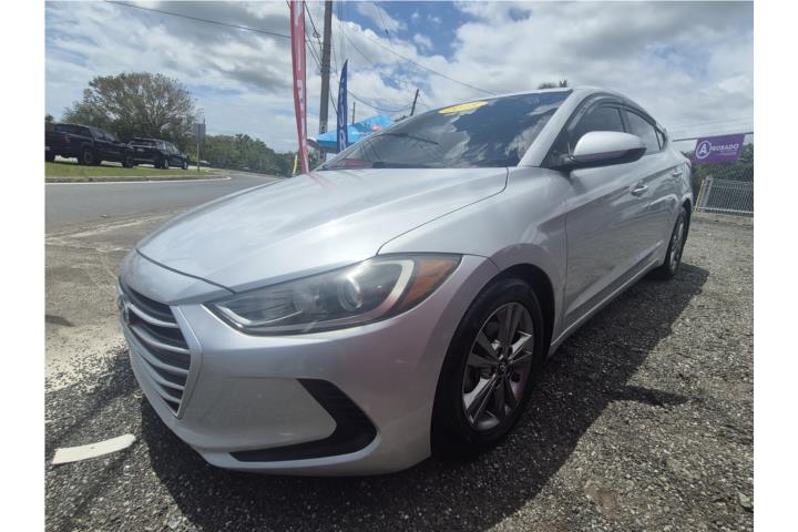 Hyundai Elantra 2018 en excelentes condicione