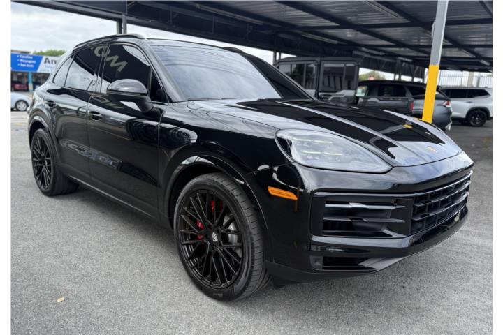 CAYENNE S / 4.0L,V8,AWD / RED LEATHER