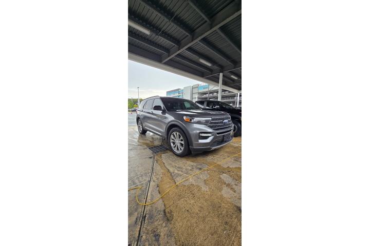 Ford Explorer XLT 2023